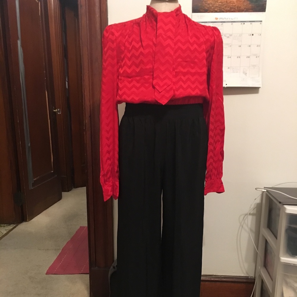 Vintage Evan Picone pure silk zig zag red bow top